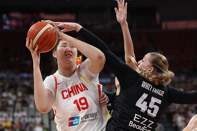 “碾压”内线的张子宇频遭对手小动作针对，韩旭提醒不要掉入“情绪陷阱”