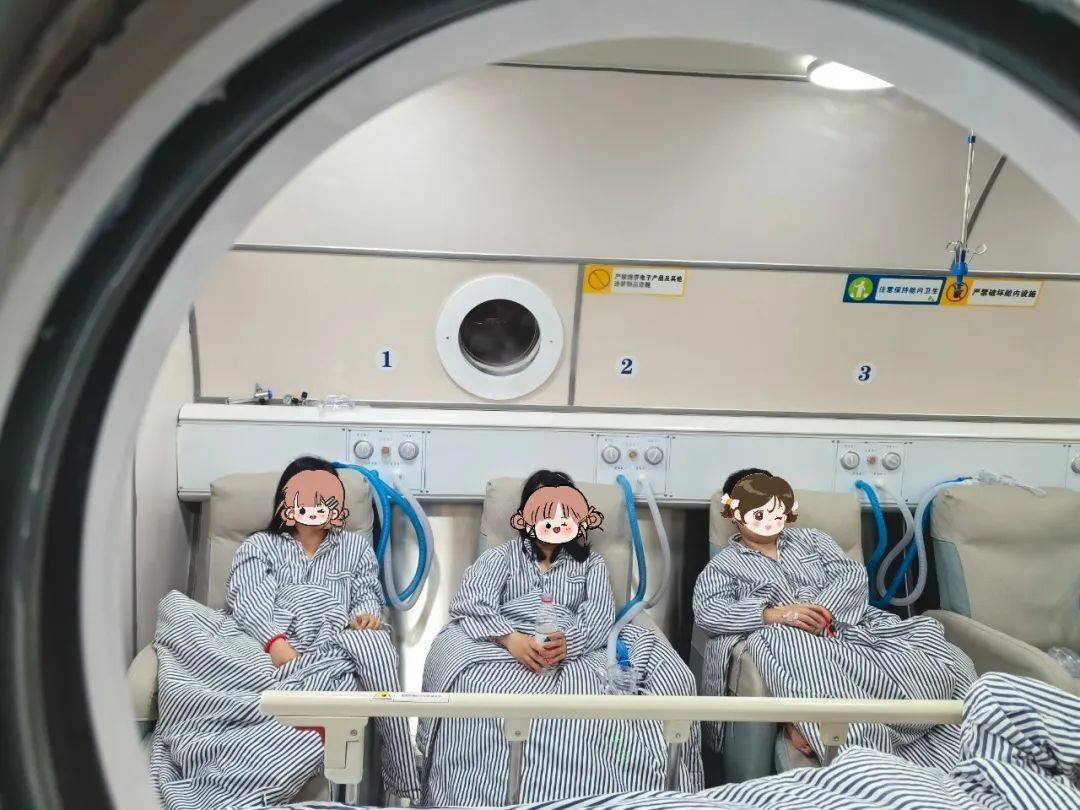 三名女子在空调房吃烤鱼全部晕倒