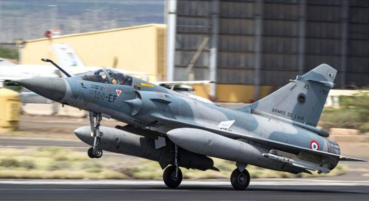 首杀！乌克兰空军幻影-2000，在距俄方500公里处坠毁，究竟如何被击落？