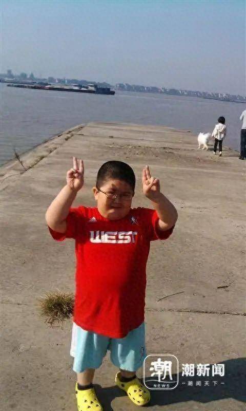 杭州330斤男孩患罕见病：永远吃不饱！妈妈抹泪不放弃：我要陪他长大