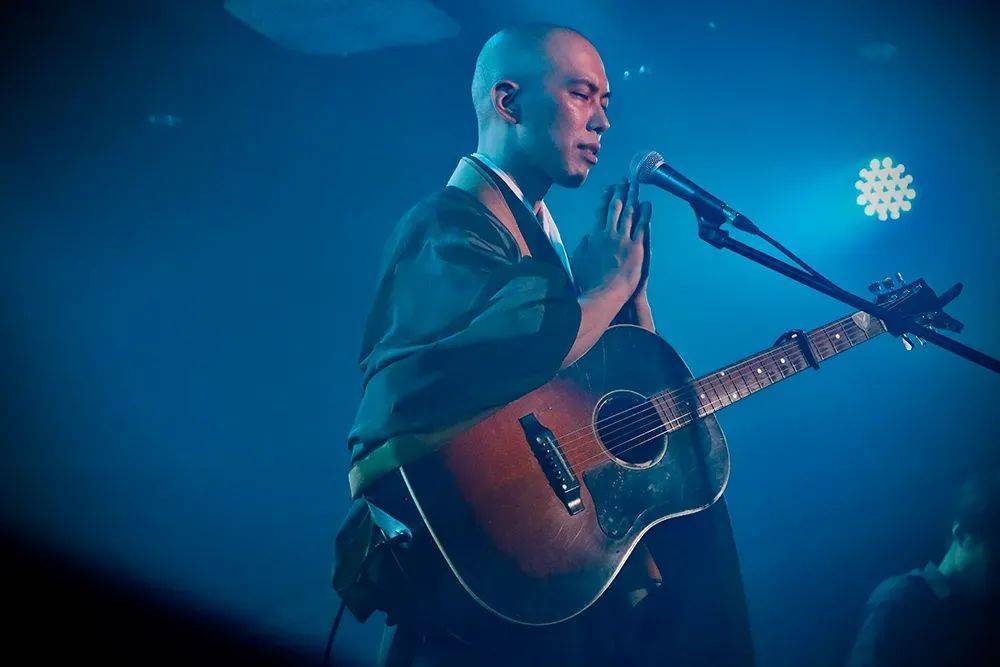 制度缺失还是个人能力,穷小子如何堕落成“霸总”永信?