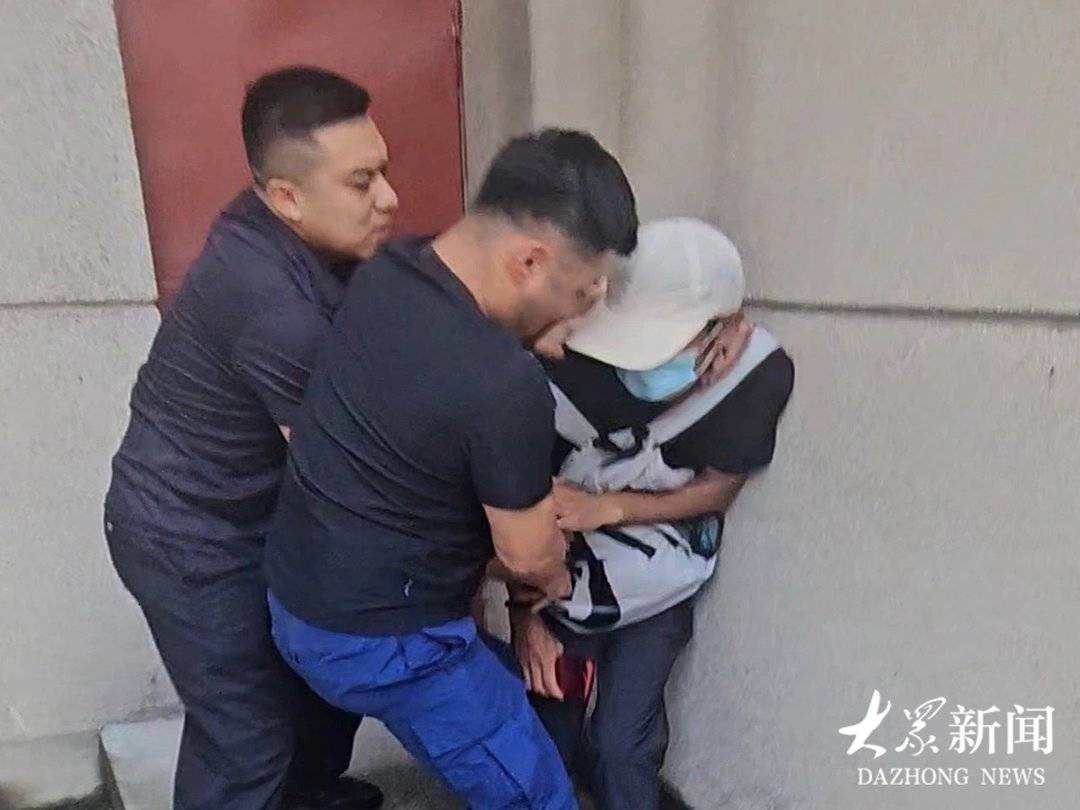 山东淄博女子取现50万，要交给“男友”理财 警方果断出击，抓获电诈“取现车手”