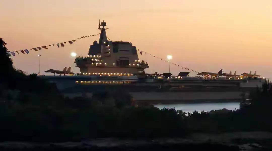 福建舰即将服役，两大航母军港开放，首选部署地究竟花落谁家？