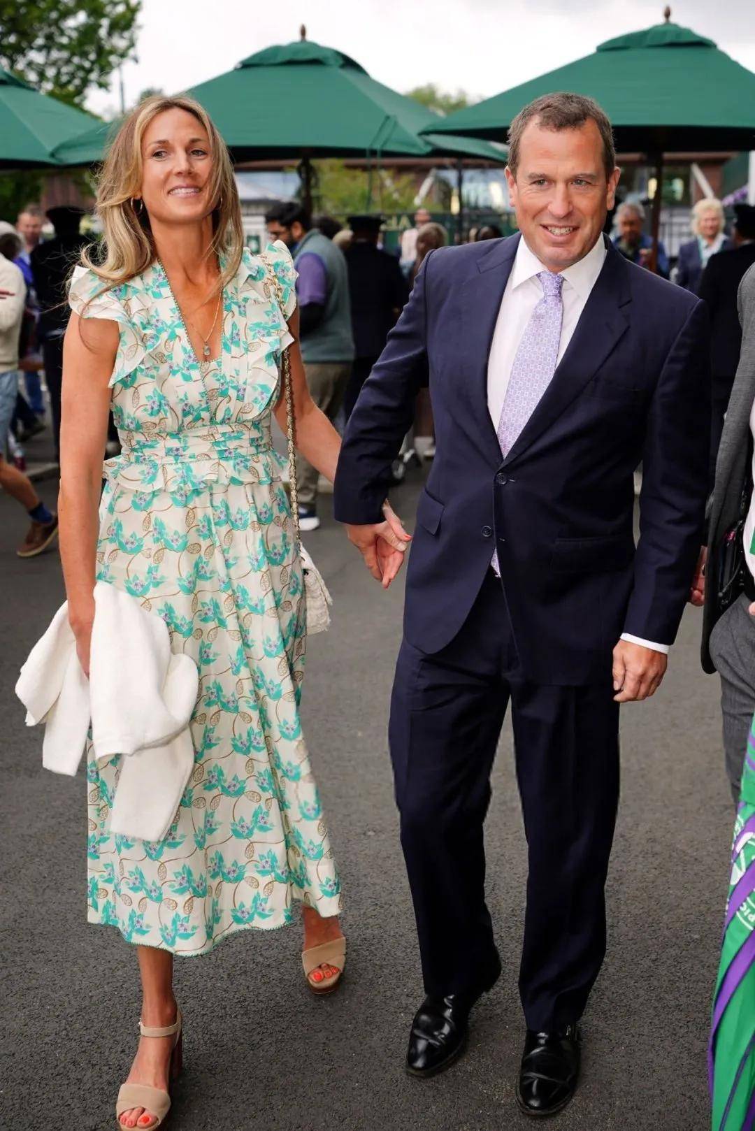 45岁离异带娃女护士嫁英国王室，比短剧更精彩！