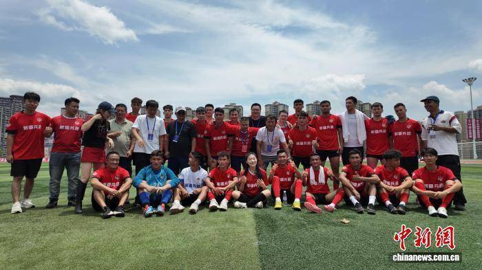 51支球队战“村超”全国赛:草根足球汇聚民族情谊