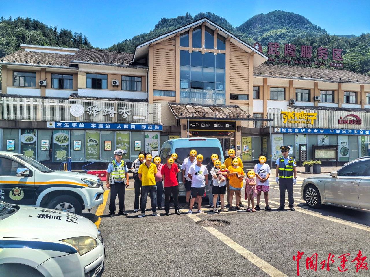 14人挤9座藏5月大婴儿 “黑车”跨省拉客遭重罚