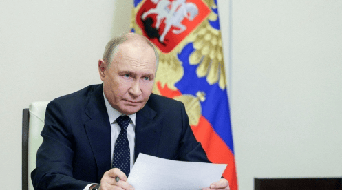 俄对乌连退两步，泽连斯基收好消息，不再坚持先停火，特朗普发话：冲突可立即结束