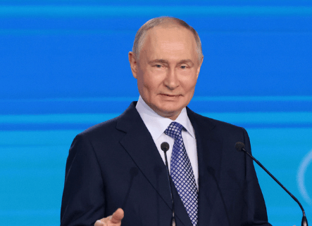 终于不用打了？乌克兰人迎来好消息，泽连斯基罕见放宽出境限制，关键时刻俄开出四项条件