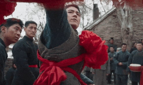 杨幂扮土、欧豪被吹“内娱梁宽植”，但这剧还不够“敢拍”