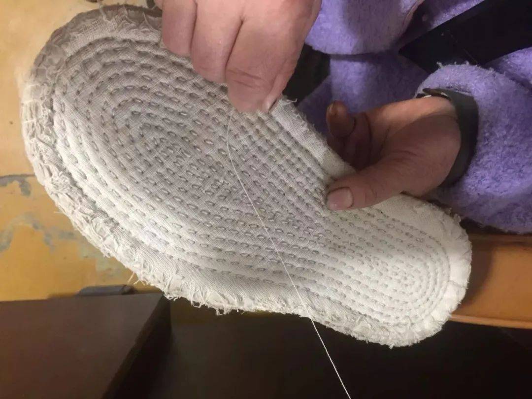 一家5口坐45小时火车赶杭州！这几天，大军出动了！有人随身必带的，竟是这样东西……