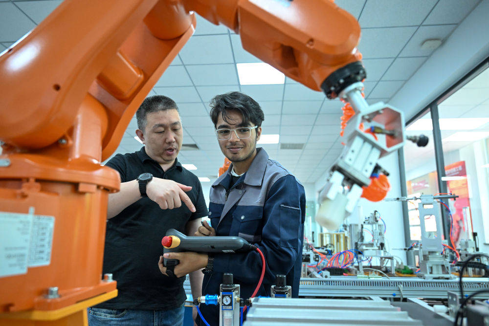 上合组织天津峰会｜上合画卷上的“丝路印记”