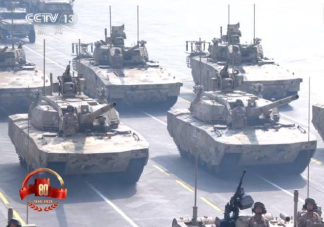 99B坦克、100坦克亮相！