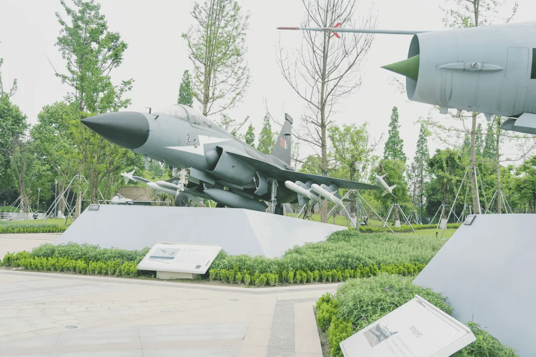 歼-20S亮相背后，成都这个地方有多“硬核”？