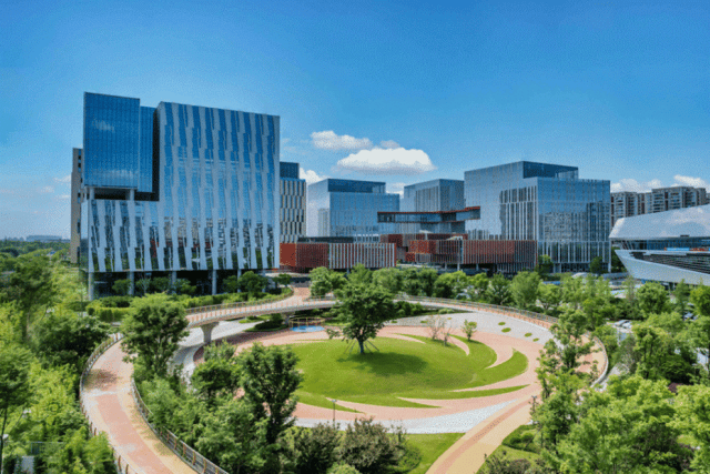 歼-20S亮相背后，成都这个地方有多“硬核”？