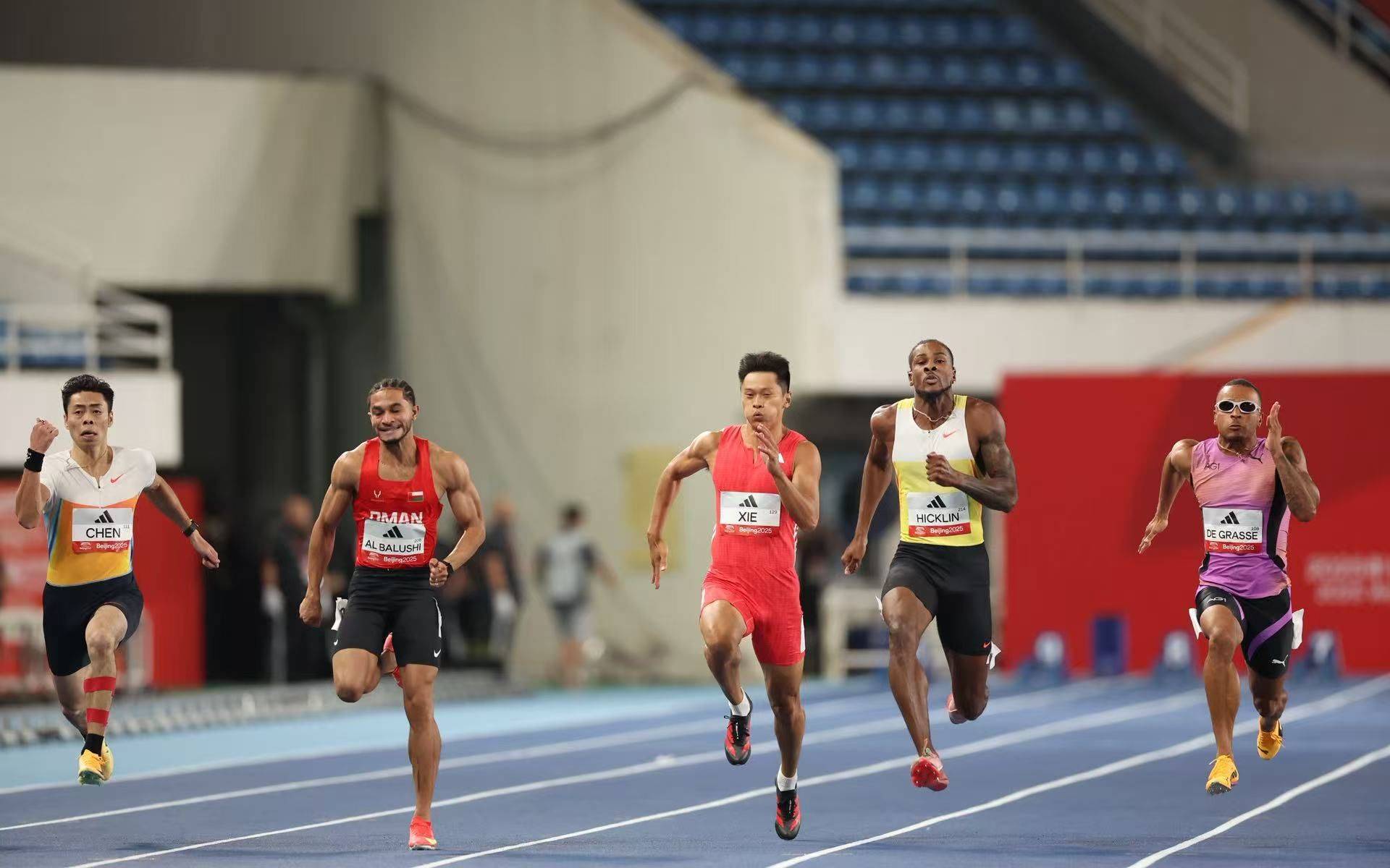 0.05秒之差无缘百米飞人大战奖牌，谢震业通过洲际赛调整状态