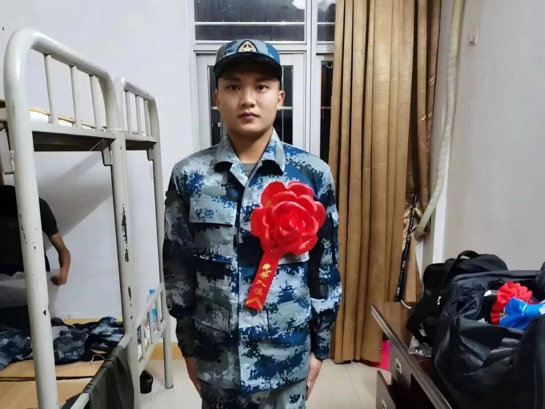 牛！退役半个月，他第三次入伍！