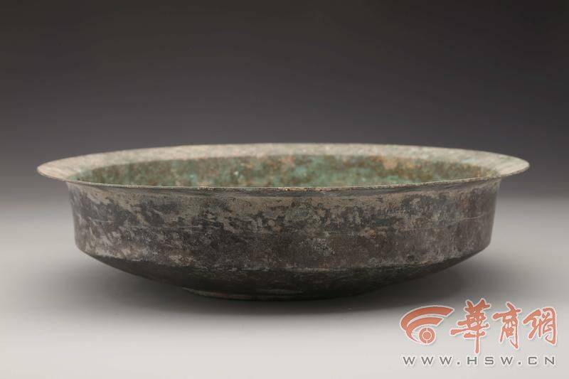 西安马腾空遗址考古发现青铜器窖藏坑 出土3件楚式风格青铜器 或与秦灭亡有关