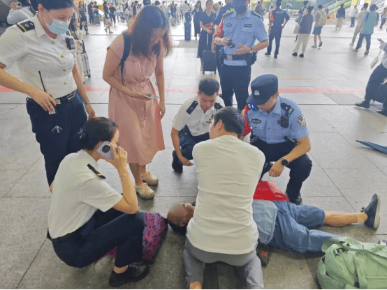 跪地救人夫妇找到了！系广东省人民医院“护师侠侣”